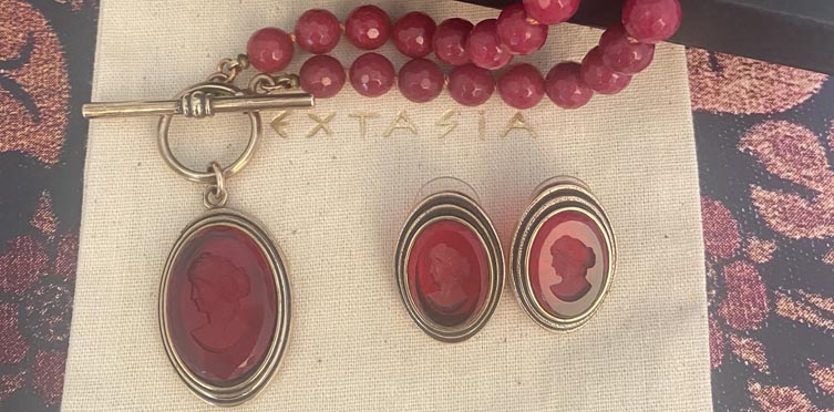 Extasia cameo and intaglio jewelry